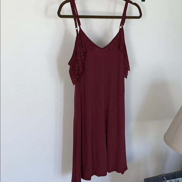 Cold shoulder dress - Picture 1 of 4